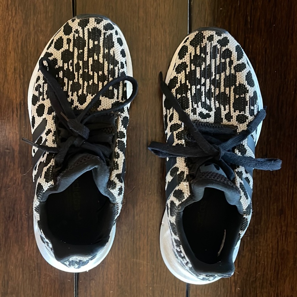 Adidas leopard